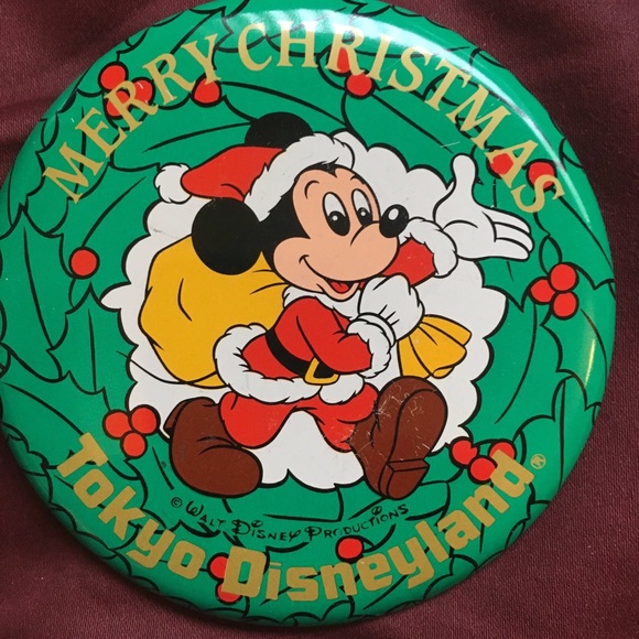 ISO: AFFORDABLE Disney Buttons - Picture 2 of 8